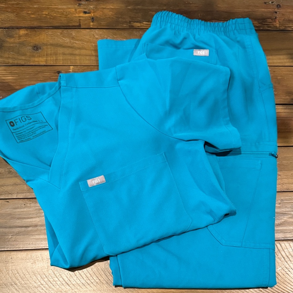 Figs Women's Scrub Set in Bright Teal Blue